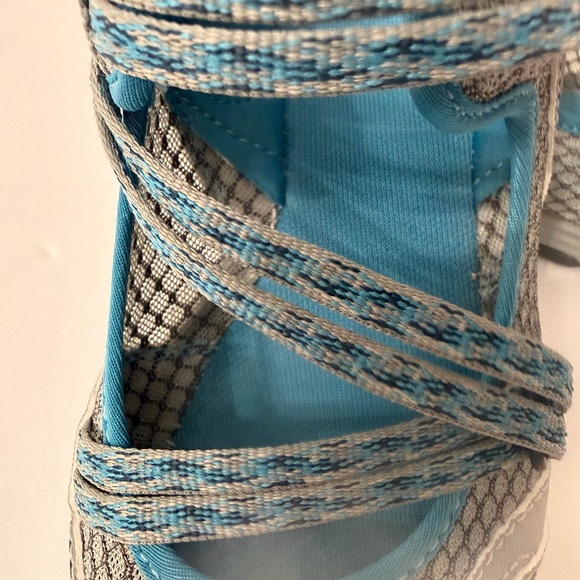 Chaco Grey and Blue Cross-Strap Outdoor Mary Jane Sneakers Size 9 - Picture 13 of 15